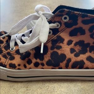 Leopard print shoes 8/9